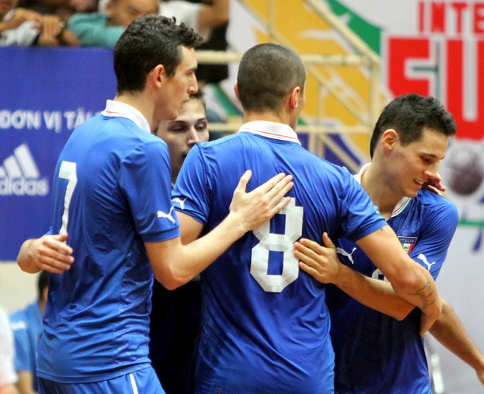 Tuyển Futsal Italia đứng hạng 3 thế giới tỏ ra quá mạnh so với các đối thủ.